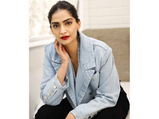 Sonam Kapoor Created ‘90s Inspired Bollywood Make-up Look And Gave Us Some Major Beauty Lessons
