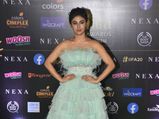 IIFA Awards 2019: Mouni Roy Exudes Soothing Vibes With Her Feathered Gown