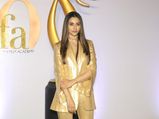 IIFA Rocks 2019: Rakul Preet Singh Gives Us A Golden Fashion Moment With Her Boss Lady Attire
