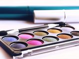 Upgrade Your Make-up Kit With These Warm Eye Shadow Colours For The Upcoming Winter Parties