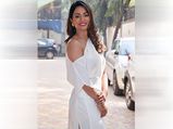 Hina Khan Looks Refreshing In Her White Dress But Let's Not Ignore That Quirky Accessory