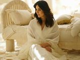 Kareena Kapoor Khan Looks Breathtaking In Her White Suit Look From The Song Laadki