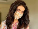 Karishma Tanna Gives ‘New Normal’ Fashion Goals In Her Printed Kurti With Matching Mask