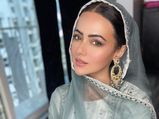 Sana Khan’s White Sober Suit With Green Dupatta Is What You Can Nail Easily Just The Way She Did!