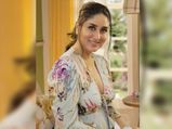 Kareena Kapoor Flaunts Two Eye-catching Outfits And One Of The Outfits Is Priced At Just INR 5000