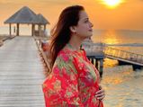 Dia Mirza Flaunts Her Baby Bump In A Floral Printed Kaftan As She Announces Her Pregnancy