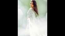 Malaika Arora Looks Amazing In Her Sequinned Green Saree; Take A Look At Her Jewellery Game Too