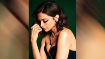 83 Star Deepika Padukone Looks Gorgeous In Black Gown And Winged Eye Makeup
