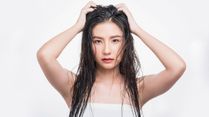 Say Goodbye To After-Shower Knots: How To Detangle Wet Hair Like A Pro
