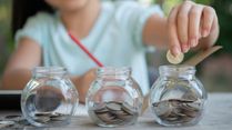 World Savings Day: How To Start Saving Habits At A Young Age? 5 Fool-proof Parenting Tips!