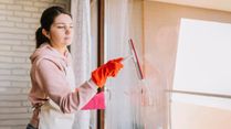 8 Expert Tips For Cleaning Windows And Grilles With Ease And Make It Shine