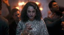 Heeramandi: Sonakshi Sinha's Mesmerizing Indian Look In Tilasmi Bahein Song, Watch Video!