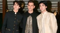 Family Goals On The Dance Floor: Hrithik Roshan Dances With Sons Hrehaan And Hridhaan At Family Wedding