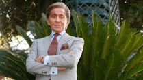 Valentino Garavani, Icon of Elegance and Founder of a Fashion Empire, Dies at 93