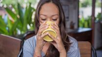 International Tea Day 2026: Here's What Drinking Tea First Thing In The Morning Does To Your Gut