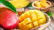 7 Smart Ways To Eat Mango Without Overheating Your Body