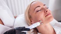 Should You Start Anti-Ageing Treatments In Your 20s? Here's What A Dermatologist Says