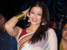 ‘స్లీవ్ లెస్సు’.. సూపర్ హిట్టూ..!!