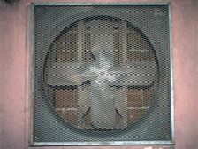 శ్రమలేకుండా ఎగ్సాస్ట్ ఫ్యాన్ తుడిచేయండి!