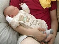 తండ్రి బిడ్డను సాకితే....ఎంతో మంచిది!