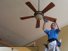 ఇంట్లో ఎలక్ట్రానిక్ వస్తులు క్లీన్ చేయడంతో కరెంట్ ఆదా....