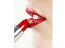 మగువ రంగును బట్టి లిప్ స్టిక్ ఎన్నిక...!