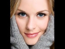 పరవసించే ప్రేమికుల రోజున అదరేటి అదరాలు..