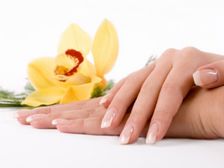 చేతి వేళ్ళ గోళ్ళు అందంగా కనిపించాలంటే.....