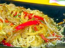 వాలెంటైన్ డే స్పెషల్ - స్పైసీ వెజ్ నూడిల్స్