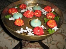 ఫ్లోటింగ్ కాండిల్స్ తో ఇల్లంతా కళకళా...