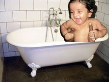 పిల్లల స్నానాలు - పెద్దల పాట్లు?