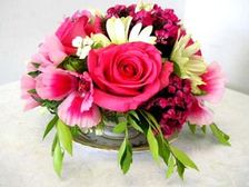 అభిరుచికి అద్దం పట్టే అందమైన ప్లవర్‌ వాజ్