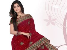 పార్టీల్లో తళుకు బెళుకులు..ఆఫీస్సులో సిల్క్ గారడీ