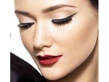 గ్లామరస్ గా కనిపించాలంటే మేకప్ ఎలాఉండాలి...