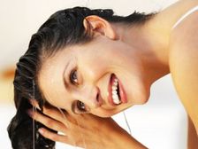 సహజసిద్దంగా ఒత్తైన కురుల సౌందర్యం.....