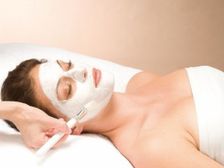 పసిడి వన్నెల మేని మెరుపులు....