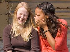 అబ్బో మేకప్ సామాగ్రికి ఎంత గిరాకీనో....