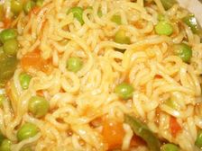 వెరైటీ వెజ్ నూడుల్స్-టమోటో సాస్