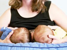 పాలు పట్టే దశలో తల్లికి అనారోగ్యం కలిగితే?