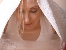 ముఖం ప్రకాశవంతంగా మెరవాలంటే ఆవిరి(స్టీమ్)థెరపీ