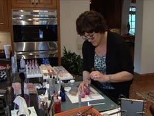 అతివలూ....సౌందర్య సాధనాలతో జర జాగ్రత్త...!