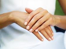 చంద్రబింబంలాంటి ముఖానికి నల్లటి చేతులా...?