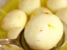 నోరూరించే యాపిల్ రసగుల్లా