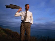 వేసవిలో టై ఇన్ షర్ట్ తో వచ్చే చిక్కులు...!