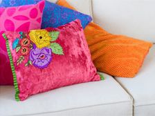 ఇంటి అలంకరణలో కుషన్ల ప్రాధాన్యత.. వినియోగత...!