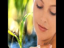 చంద్రబింబంలాంటి ముఖానికి ఎంతో చలువన...!?