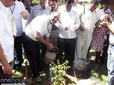 పర్యావరణ పరిరక్షణే ధ్యేయంగా వన్ఇండియా...!