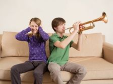 మీకు విసిగించే ఫ్రెండ్ ఉన్నాడా?