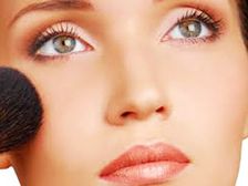 ముఖం అందంగా కనబడాలంటే..చెక్కిళ్ళు మెరవాళ్ళిందే...!