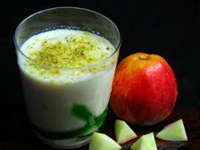 అధిక ప్రోటీనులను అంధించే యాపిల్-హనీ- మిక్క్ షేక్